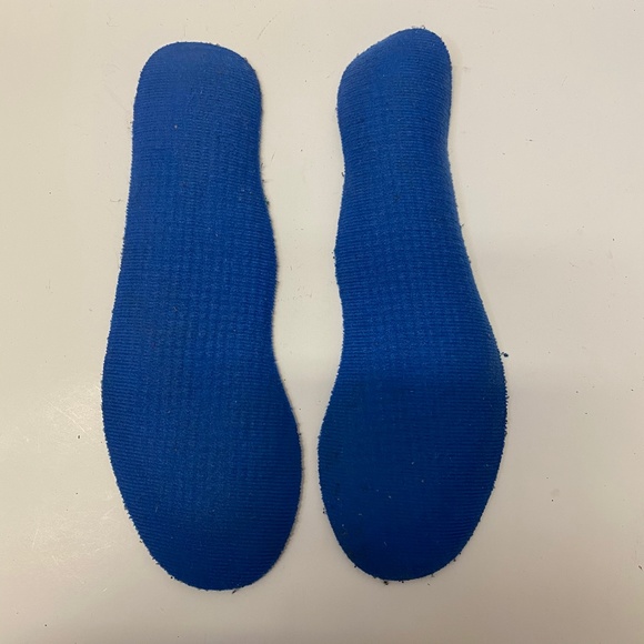 3/$25 Blue Flexible Bendable Soft Shoe Inserts - Picture 2 of 2
